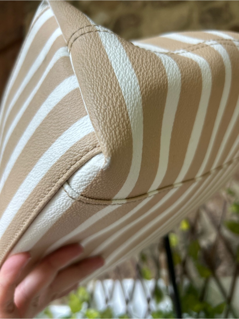 Kate Spade New York Hyde Lane Stripe Riley Tote Beige Cream Shoulder Bag - Picture 14 of 16